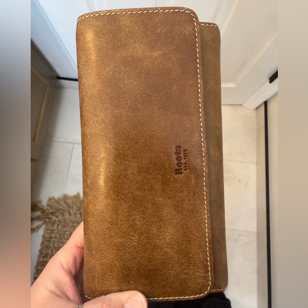 Roots Embossed Leather Wallet in Warm Chestnut